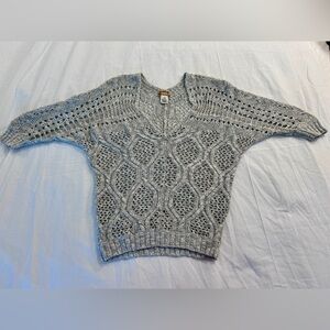 Mudd Open Knit Pullover Sweater Gray V Neck 3/4 Sleeves